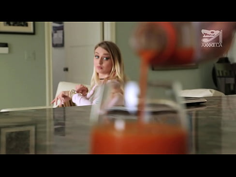 ❤️ 巨乳でキツキツのマンコの女の子は、敗者からチンコをもらうが、非常にハード。 ️❌ 自家製ポルノ ❌️❤