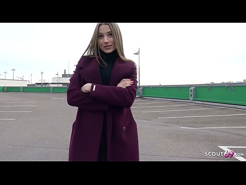 ❤️ ドイツ人スカウトマンは、夢のようにスティール、駐車場のテルテル、お金のためのセクシーに触れることです。 ️❌ 自家製ポルノ ❌️❤